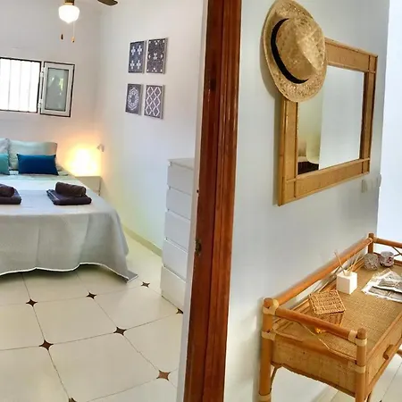 Vakantiehuis Adosado De 140m2 Con Terraza A 50 M De La Playa