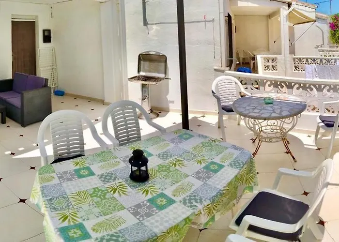 Adosado De 140m2 Con Terraza A 50 M De La Playa Будинок відпочинку Денія