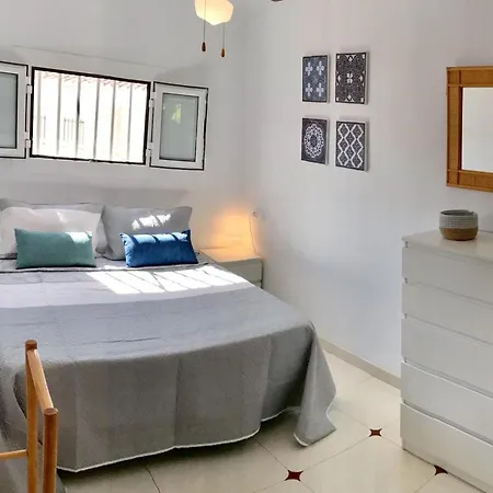 Adosado De 140m2 Con Terraza A 50 M De La Playa *