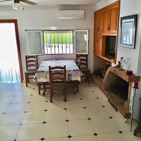 Adosado De 140m2 Con Terraza A 50 M De La Playa *