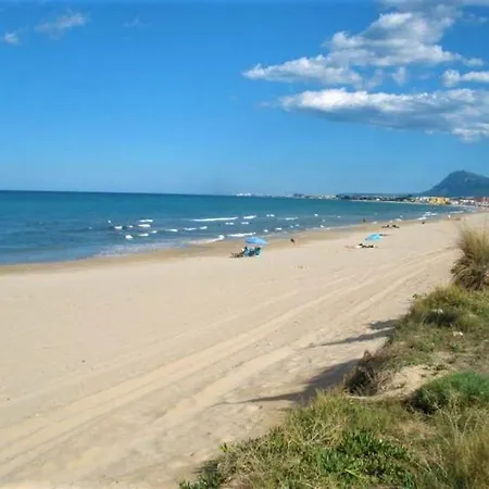 Сasa de vacaciones Adosado De 140m2 Con Terraza A 50 M De La Playa Dénia