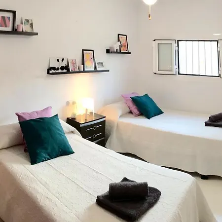 Adosado De 140m2 Con Terraza A 50 M De La Playa Denia