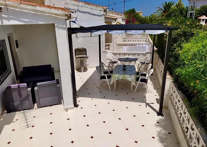 Adosado De 140m2 Con Terraza A 50 M De La Playa بيت للعطل *